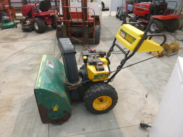 lot 75 image: Yard-Man Snow Blower