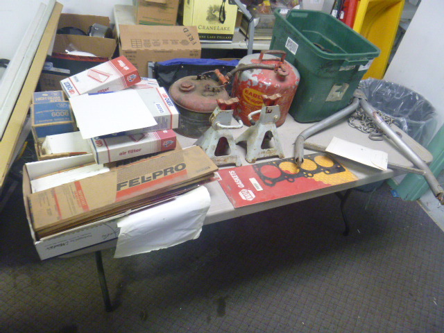 lot 82 image: Automotive Items