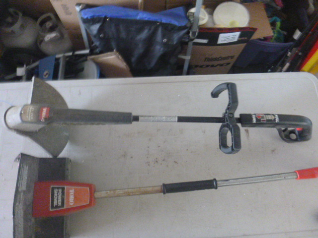 lot 96 image: Toro Power Shovel and Toro Trimmer Edger