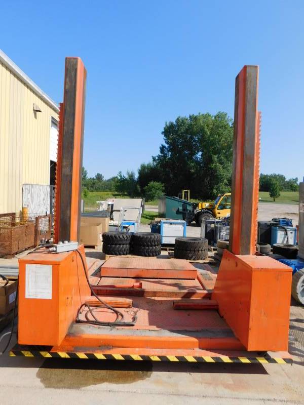 lot 4 image: Autoquip 20,000lb Forklift Hoist