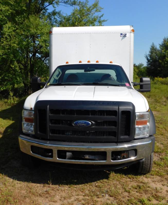 lot 5 image: 2008 F550 Ford Super Duty Truck
