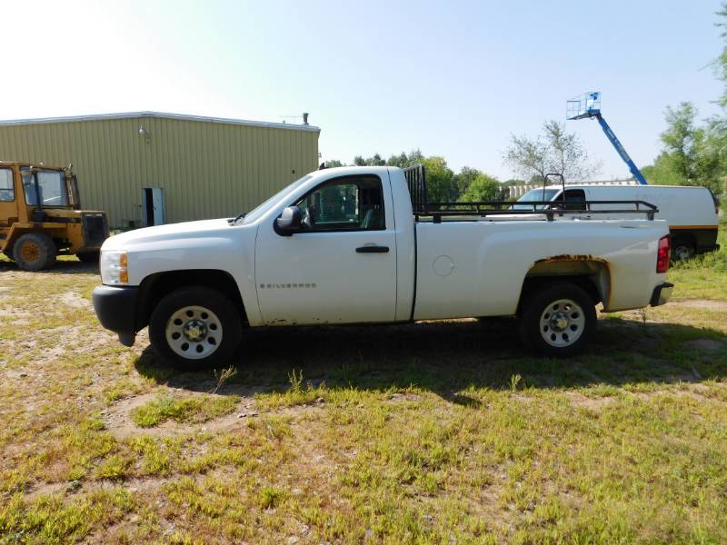 lot 6 image: 2008 Chevrolet 1500 Silverado Truck