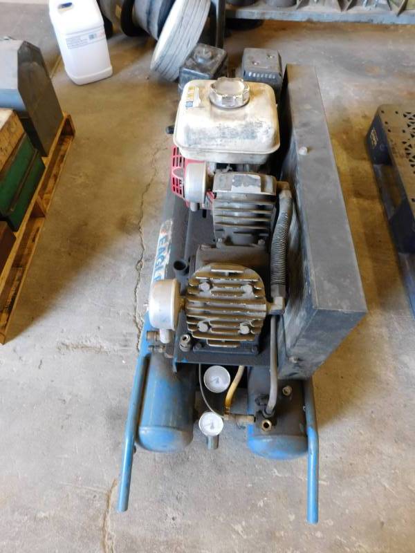 lot 26 image: Eagle Gas Powered Air Compressor