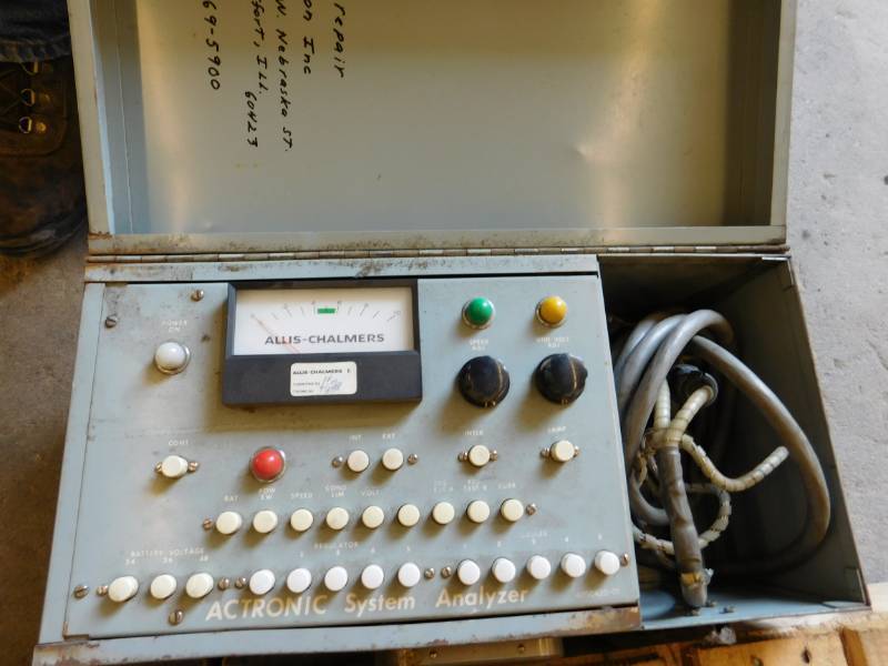 lot 28 image: Misc. Pallet of Tools