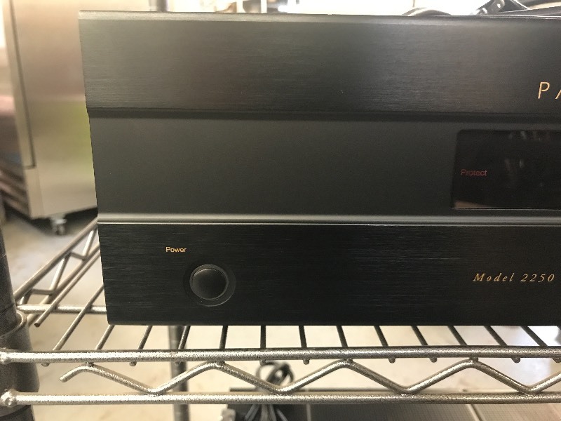 lot 406 image: PARASOUND 2 CHANNEL AMPLIFIER