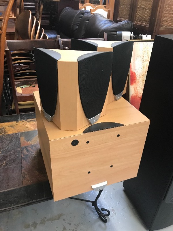 lot 415 image: JAMO E8SU BOOKSHELF HOME THEATER SYSTEM