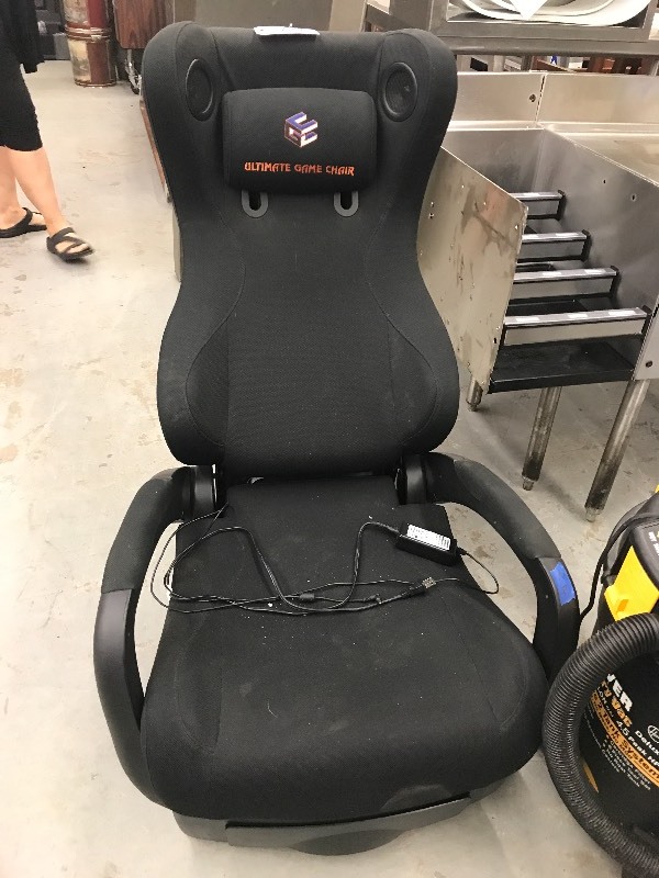lot 448 image: ULTIMATE GAMING CHAIR