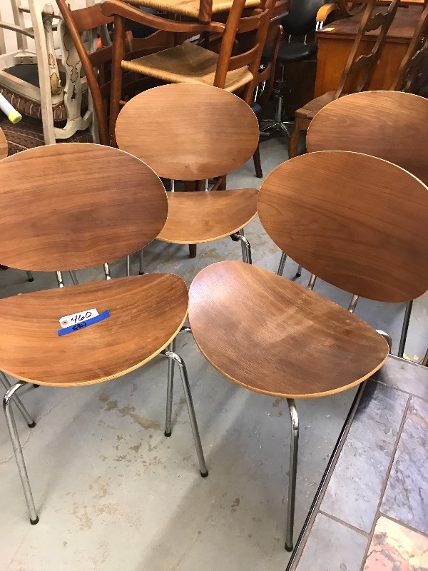 lot 460 image: COMTEMPORARY CURVED WOOD AND CROME CHAIRS