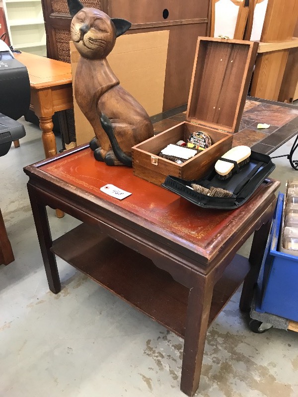 lot 468 image: HOME DECOR AND SHOESHINE KIT