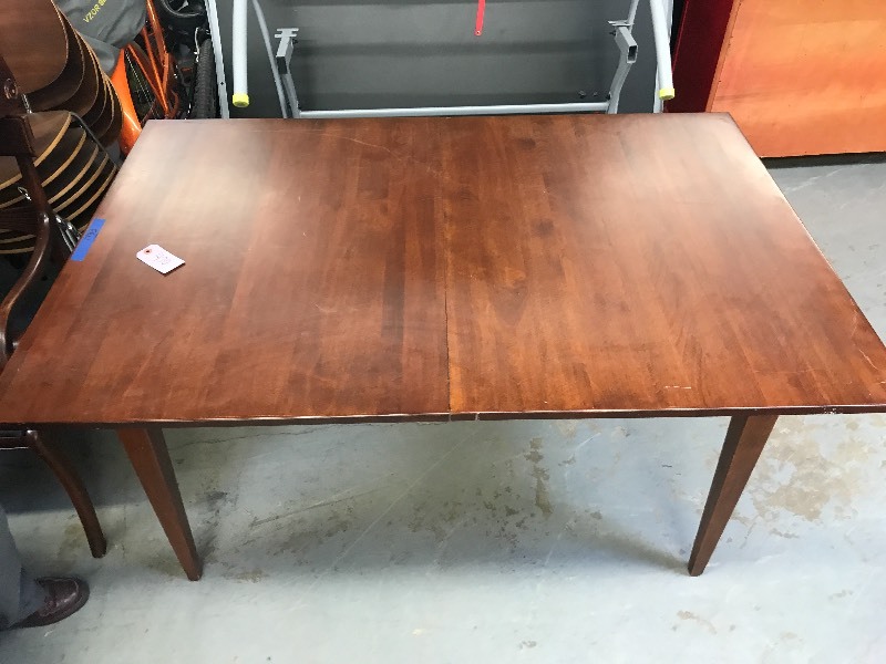 lot 470 image: SOLID WOOD DINING TABLE