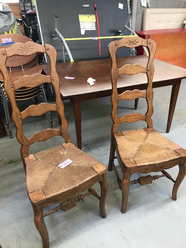 lot 461 image: HIGH QUALITY SIDE CHAIRS WITH RUSH SEATS AND CARVING