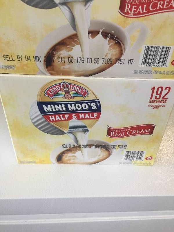 Lot of 10 boxes of Mini Moos half & half 192 count per package creamer
