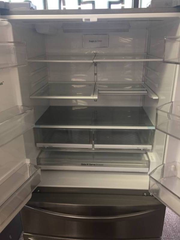 New ScratchDent LG- 27.8 cu. ft. French Door Smart Refrigerator in stainless steel-- Model# LMXS28626S
