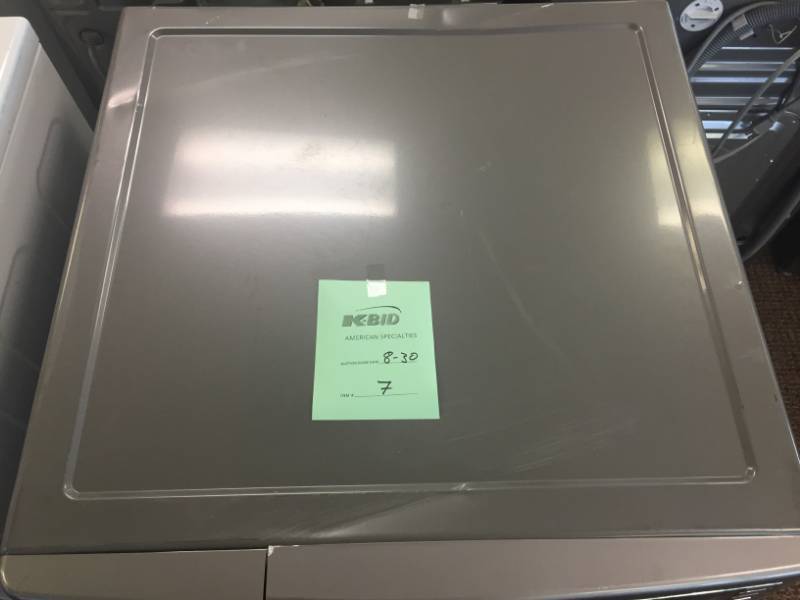 New ScratchDent LG- 4.5 cu. ft. High Efficiency Front Load Washer with Steam in Graphite Steel-- Model# WM3670HVA