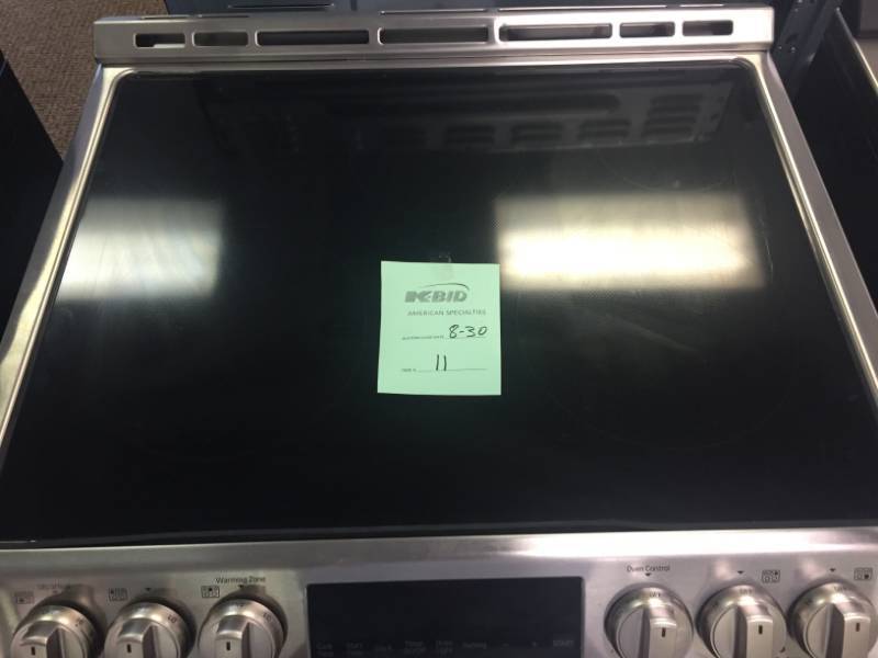 New ScratchDent LG- 6.3 cu. ft. Slide-In Electric Range with ProBake Convection-- Model# LSE4611ST