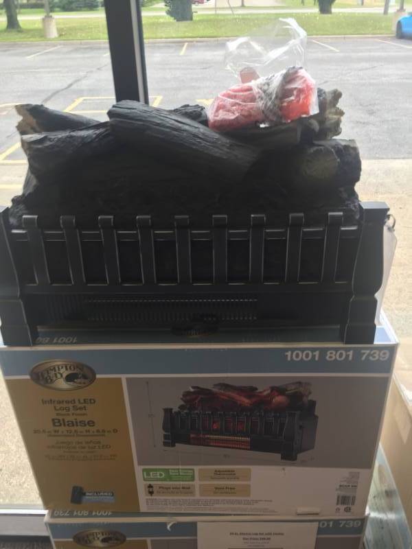 New In Box 23 in. Electric Log Set with Heater