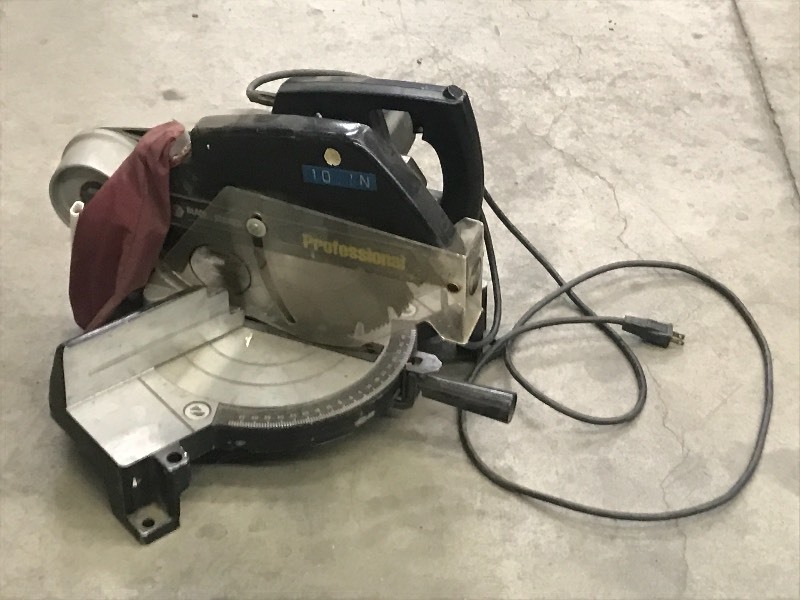 lot 20 image: Black & Decker Professional 10 Mit...