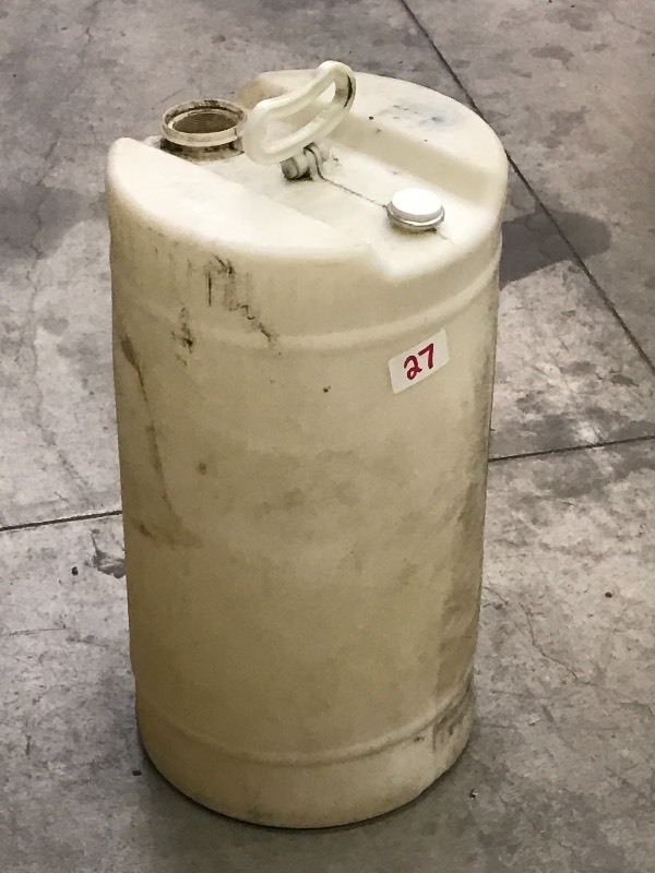 lot 27 image: 15-Gallon Plastic Jug With Screw-Ca...