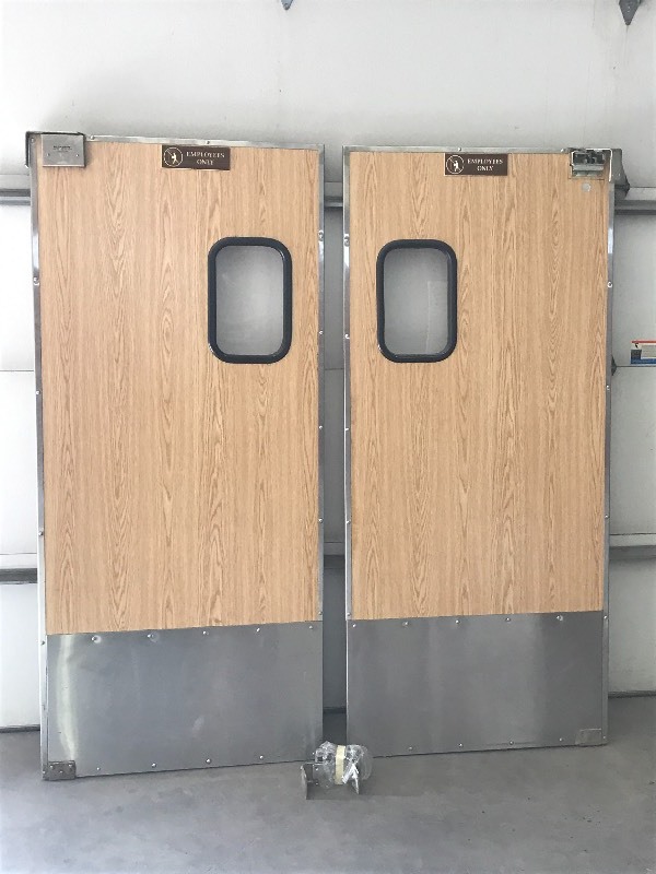 lot 37 image: Set Of Commercial Restaurant Kitche...