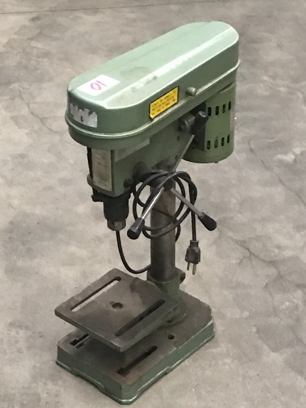 lot 10 image: Central Machinery Variable Speed Be...