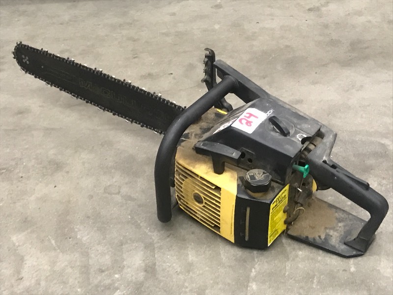 lot 24 image: McCulloch PM605 Chainsaw, Runs & Op...