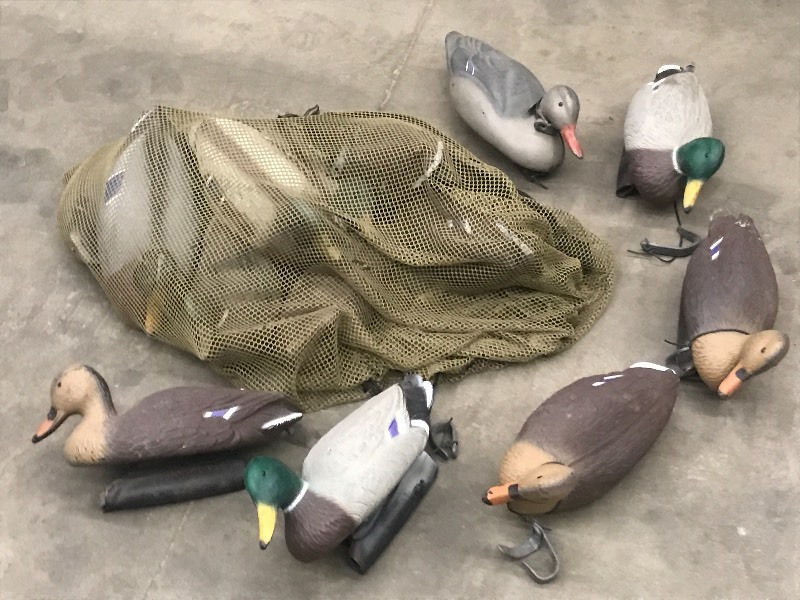 lot 23 image: Bag Of Assorted Duck Decoys ...