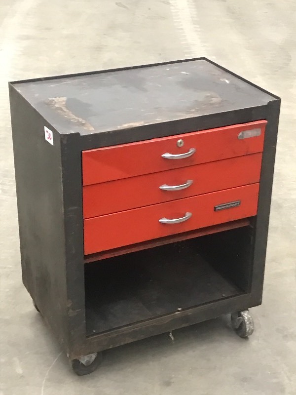 lot 30 image: Penncraft 3-Drawer Rolling Tool Box...