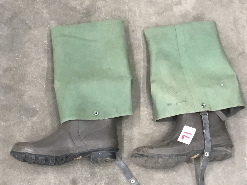 lot 71 image: (1) Pair Of Mens Size-12 Hip Boots,...