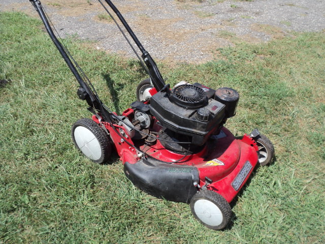lot 5 image: Snapper recycling mulcher - has com...