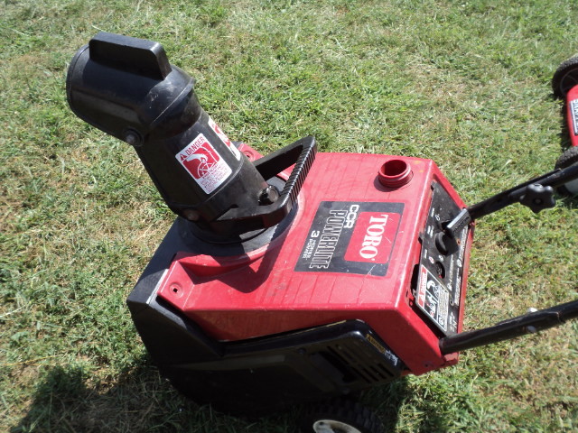 lot 6 image: Toro CCR powerlite 3hp - needs gas ...