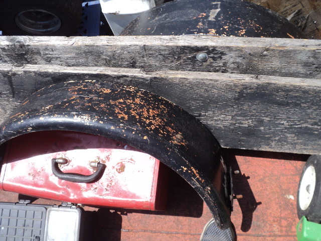lot 11 image: 2 sides for a trailer with fenders,...