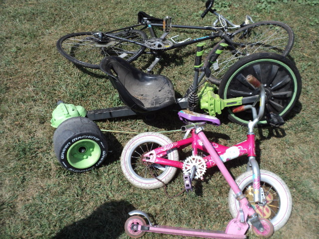 lot 30 image: miscellaneous for parts...