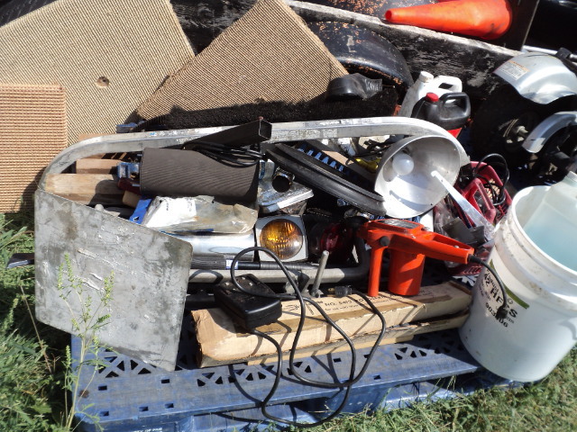 lot 50 image: pallet of miscellaneous...