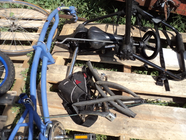 lot 52 image: bike pump and miscellaneous parts...