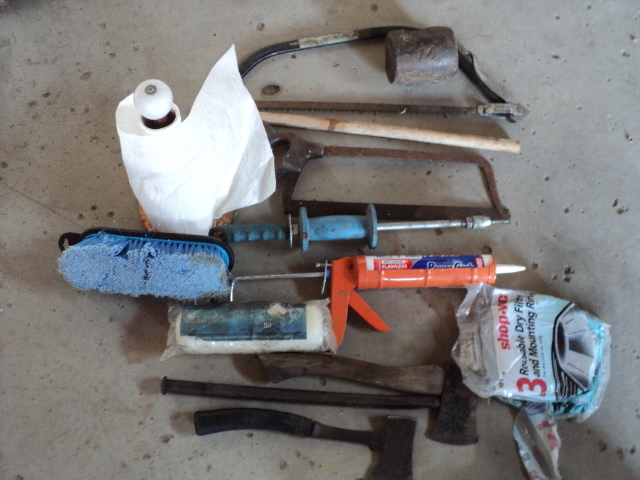 lot 66 image: lot of tools...