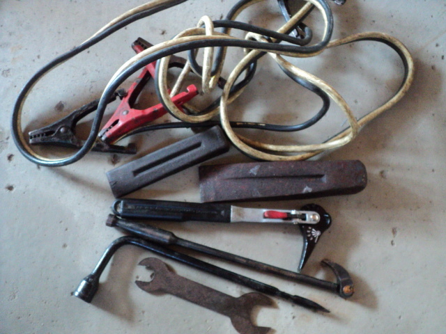 lot 76 image: cast iron shims, jumper cables and ...