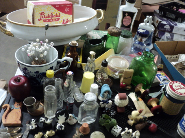 lot 122 image: vintage bowl, jars, and miniatures...