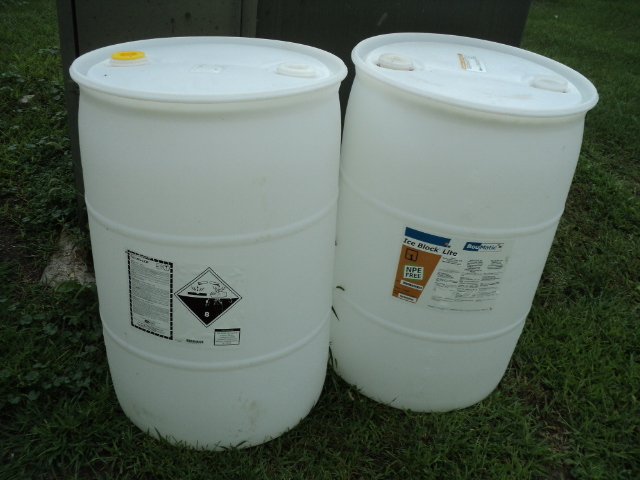 lot 139 image: 2 55 gallon barrels...