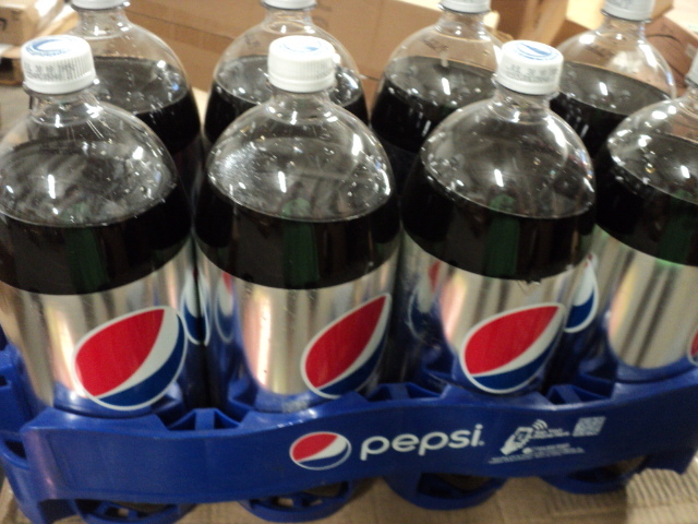 lot 152 image: 1 case of 8 2.1 quart bottles of Di...