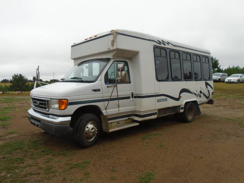 2005 Ford E450 Diamond Super Duty