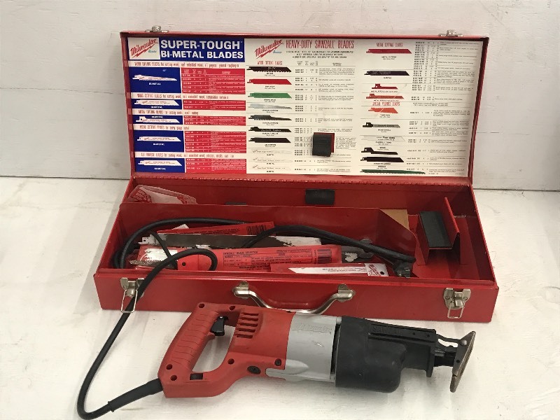 lot 12 image: Milwaukee Sawzall With Case