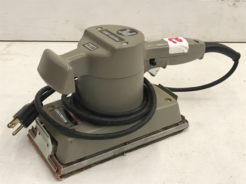 lot 21 image: Porter Cable Sander