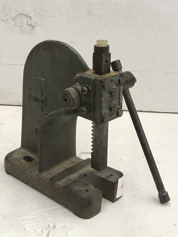 lot 49 image: Famco Benchtop Press