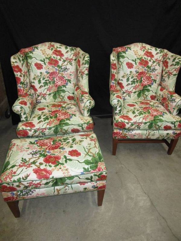 lot 2 image: Pearson brand Beautiful , clean set of 2 chairs and foot rest
