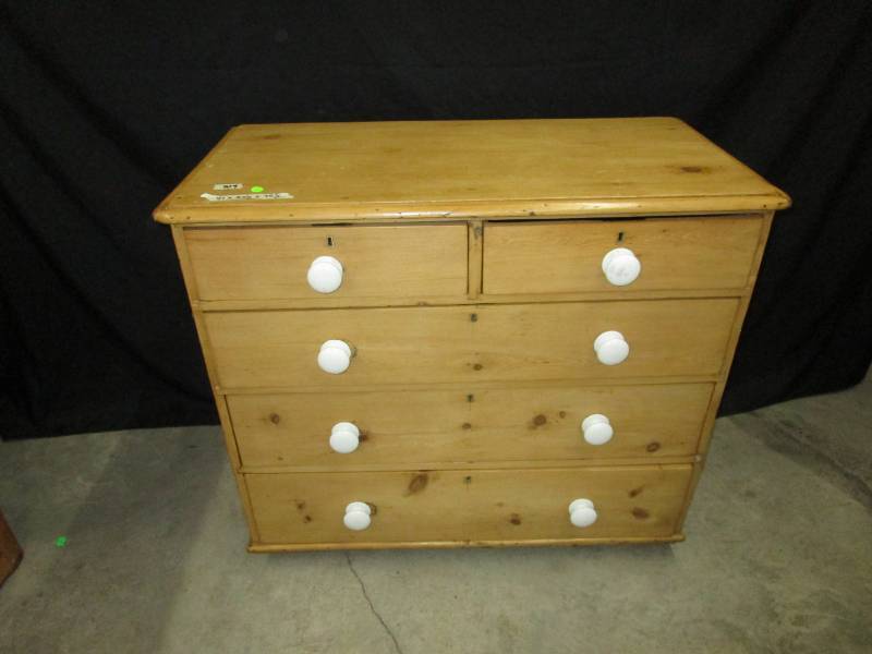 lot 13 image: Old 5 drawer dresser All drawers slide easily