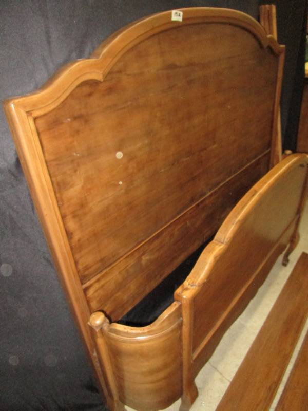 lot 18 image: Beautiful antique full size Headboard, CURVED footboard and frame