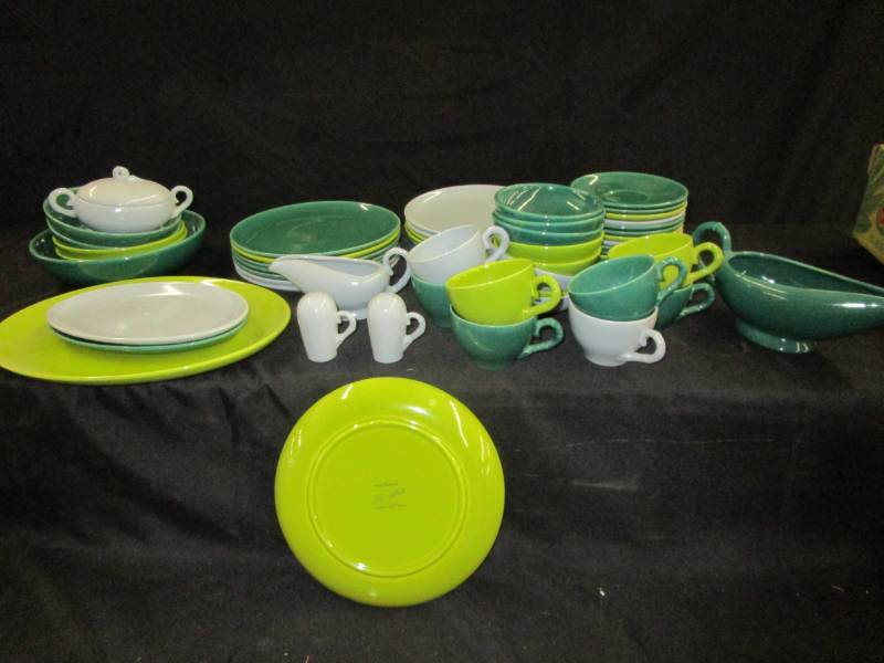 lot 49 image: Poppttrail dishes 62 pieces