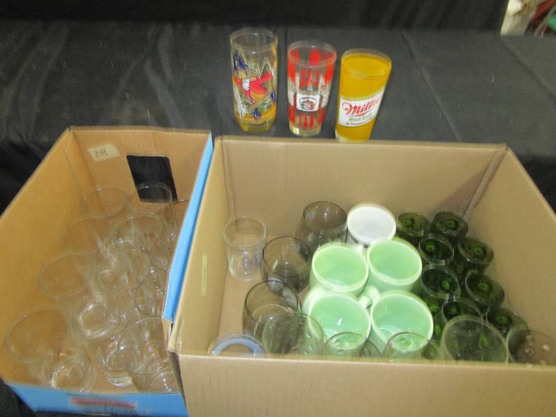 lot 54 image: Various Glassware