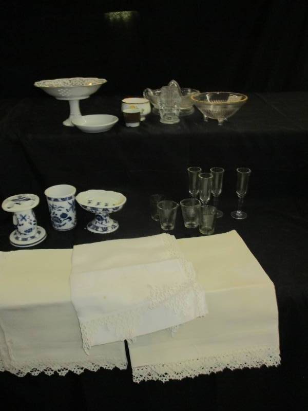lot 56 image: Venna Woods Fine China and linens