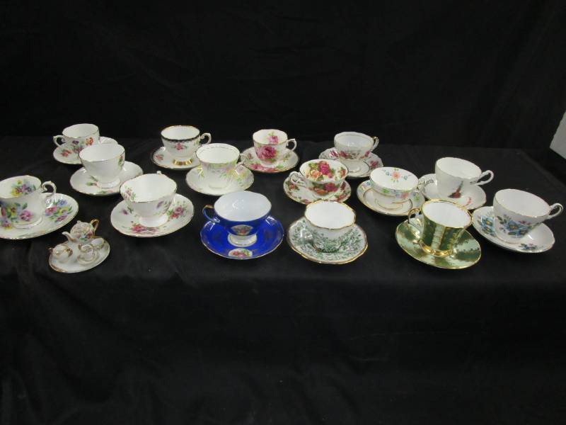 lot 69 image: 15 cups and saucer sets